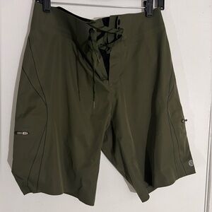 Lululemon Green Men Shorts